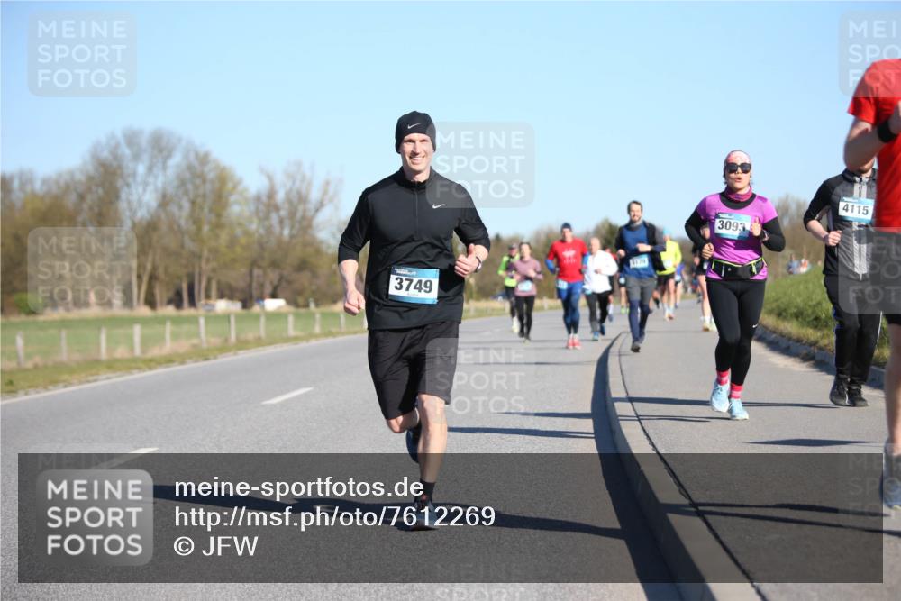 06.04.2025 - 44. Internationalen Wilhelmsburger Insellauf Jannik Wohlers http://msf.ph/oto/7612269 06.04.2025 09:28:22 Laufen 3749, 179, 3093, 4115 meine-sportfotos.de