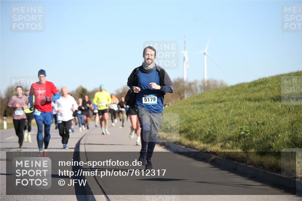 06.04.2025 - 44. Internationalen Wilhelmsburger Insellauf Jannik Wohlers http://msf.ph/oto/7612317 06.04.2025 09:28:26 Laufen 5179 meine-sportfotos.de