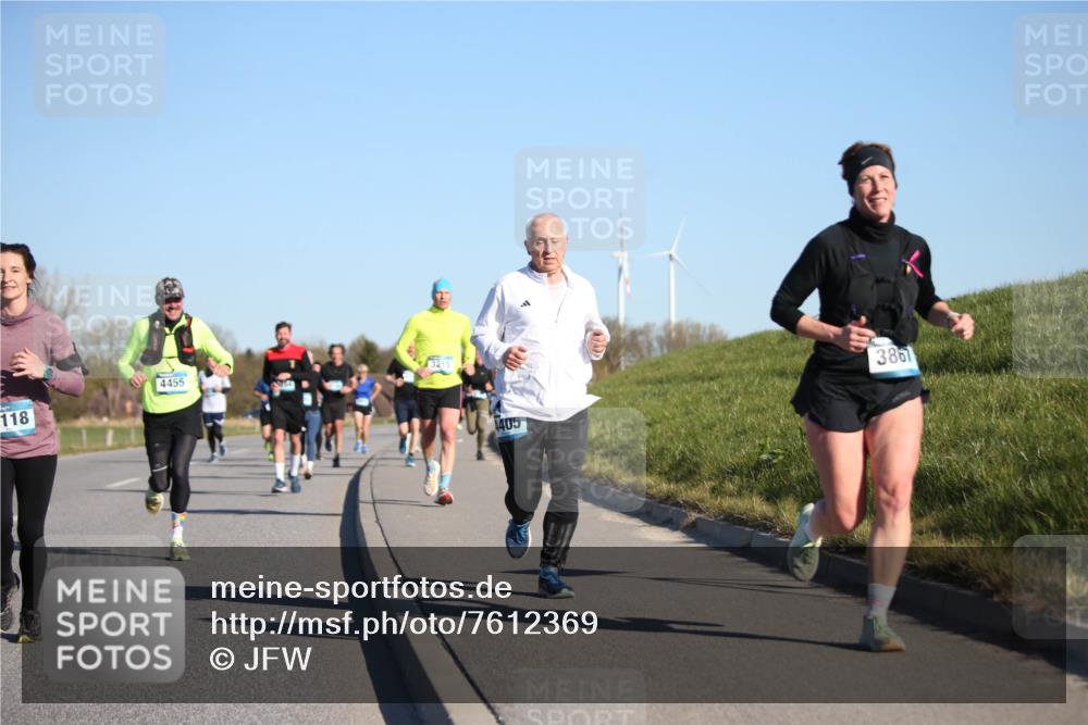 06.04.2025 - 44. Internationalen Wilhelmsburger Insellauf Jannik Wohlers http://msf.ph/oto/7612369 06.04.2025 09:28:31 Laufen 118, 4455, 405, 3867 meine-sportfotos.de