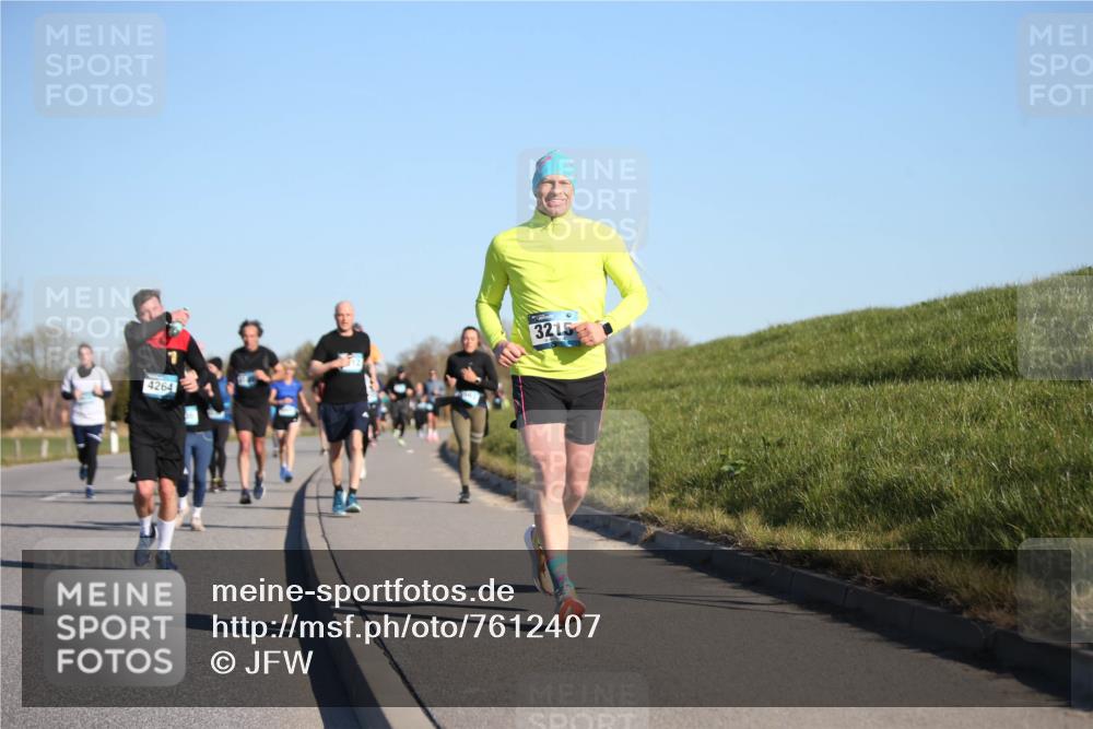 06.04.2025 - 44. Internationalen Wilhelmsburger Insellauf Jannik Wohlers http://msf.ph/oto/7612407 06.04.2025 09:28:35 Laufen 4264, 3215 meine-sportfotos.de
