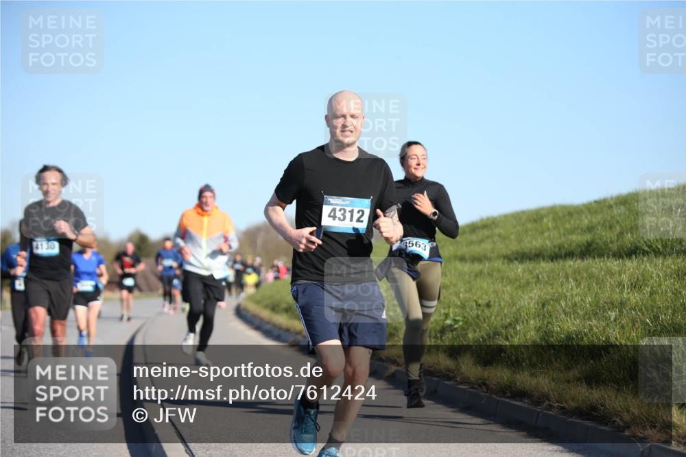 06.04.2025 - 44. Internationalen Wilhelmsburger Insellauf Jannik Wohlers http://msf.ph/oto/7612424 06.04.2025 09:28:38 Laufen 4130, 4312, 3563 meine-sportfotos.de