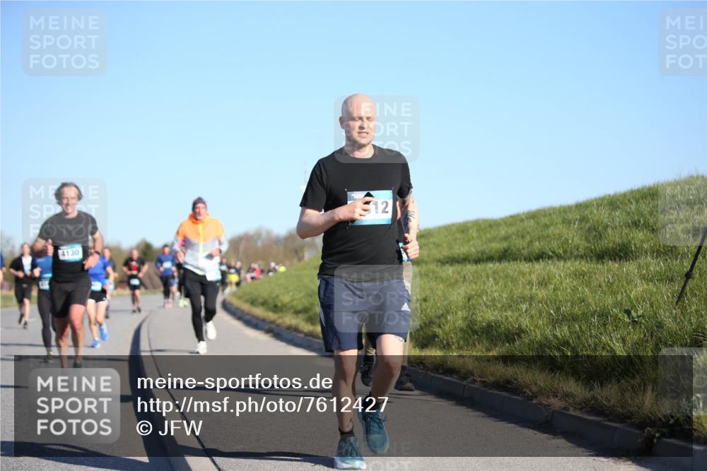 06.04.2025 - 44. Internationalen Wilhelmsburger Insellauf Jannik Wohlers http://msf.ph/oto/7612427 06.04.2025 09:28:38 Laufen 4130, 12 meine-sportfotos.de