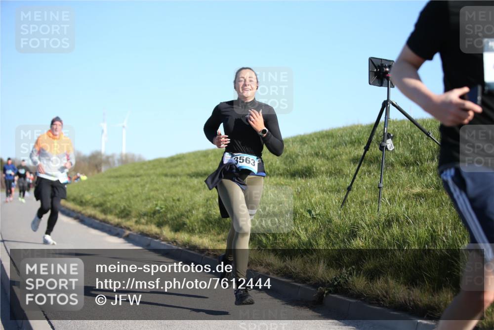 06.04.2025 - 44. Internationalen Wilhelmsburger Insellauf Jannik Wohlers http://msf.ph/oto/7612444 06.04.2025 09:28:40 Laufen 3563 meine-sportfotos.de