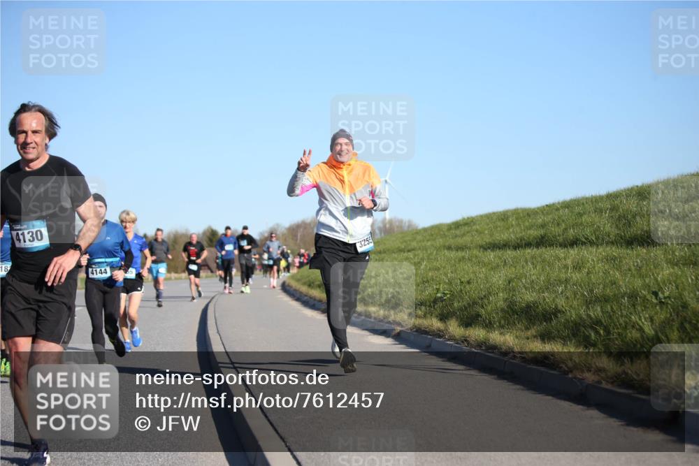 06.04.2025 - 44. Internationalen Wilhelmsburger Insellauf Jannik Wohlers http://msf.ph/oto/7612457 06.04.2025 09:28:40 Laufen 18, 4130, 4144, 3255 meine-sportfotos.de