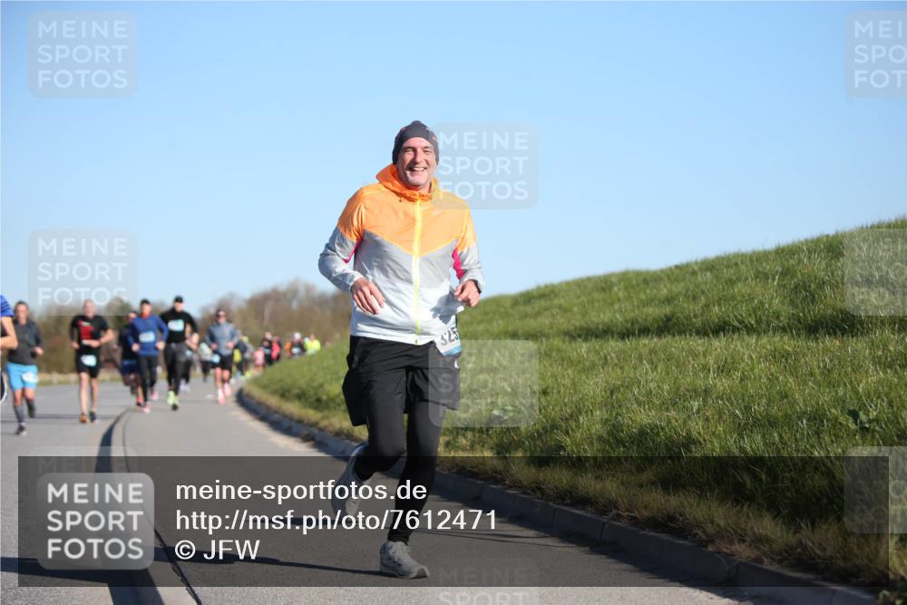 06.04.2025 - 44. Internationalen Wilhelmsburger Insellauf Jannik Wohlers http://msf.ph/oto/7612471 06.04.2025 09:28:41 Laufen 325 meine-sportfotos.de