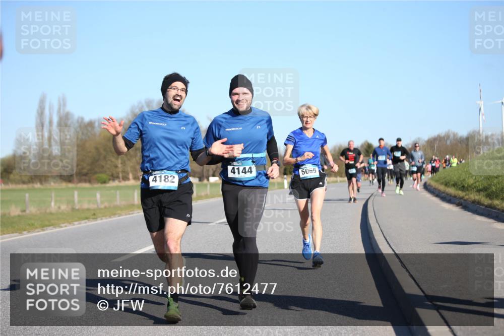 06.04.2025 - 44. Internationalen Wilhelmsburger Insellauf Jannik Wohlers http://msf.ph/oto/7612477 06.04.2025 09:28:42 Laufen 4182, 4144, 5065 meine-sportfotos.de