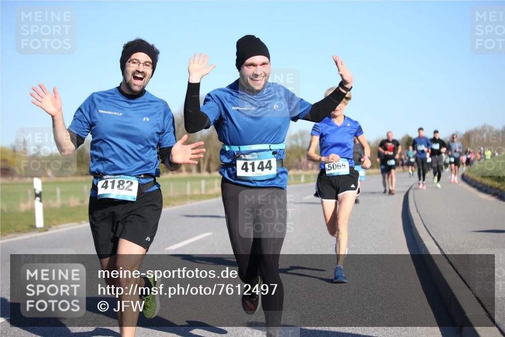 06.04.2025 - 44. Internationalen Wilhelmsburger Insellauf Jannik Wohlers http://msf.ph/oto/7612497 06.04.2025 09:28:43 Laufen 4182, 4144, 5065 meine-sportfotos.de