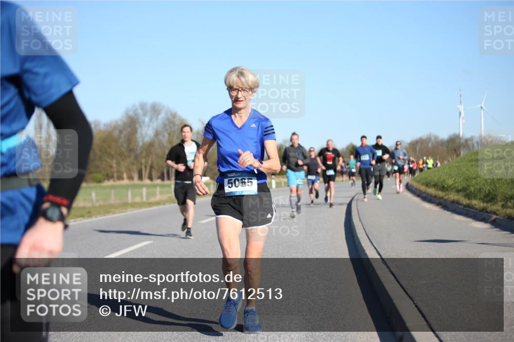 06.04.2025 - 44. Internationalen Wilhelmsburger Insellauf Jannik Wohlers http://msf.ph/oto/7612513 06.04.2025 09:28:44 Laufen 5065 meine-sportfotos.de
