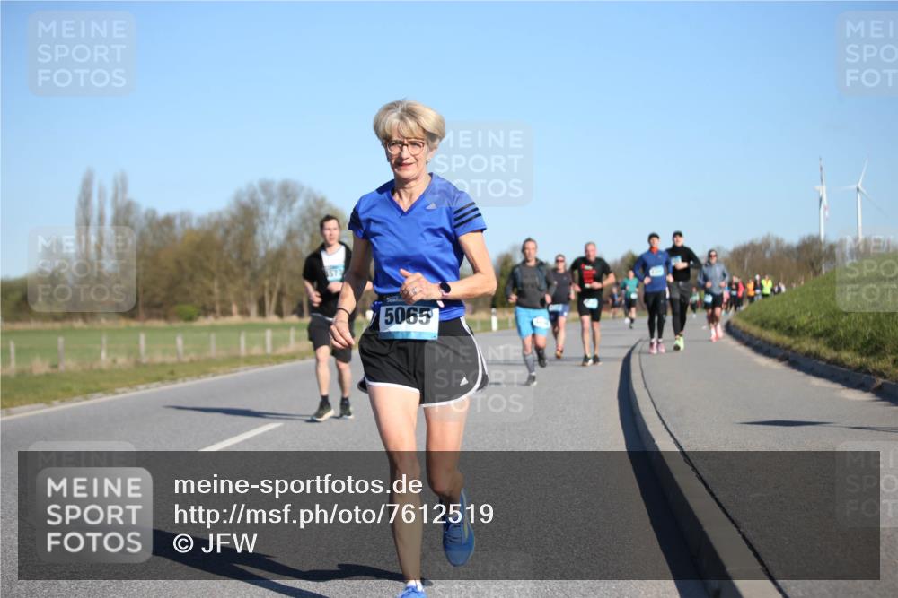 06.04.2025 - 44. Internationalen Wilhelmsburger Insellauf Jannik Wohlers http://msf.ph/oto/7612519 06.04.2025 09:28:44 Laufen 5065 meine-sportfotos.de