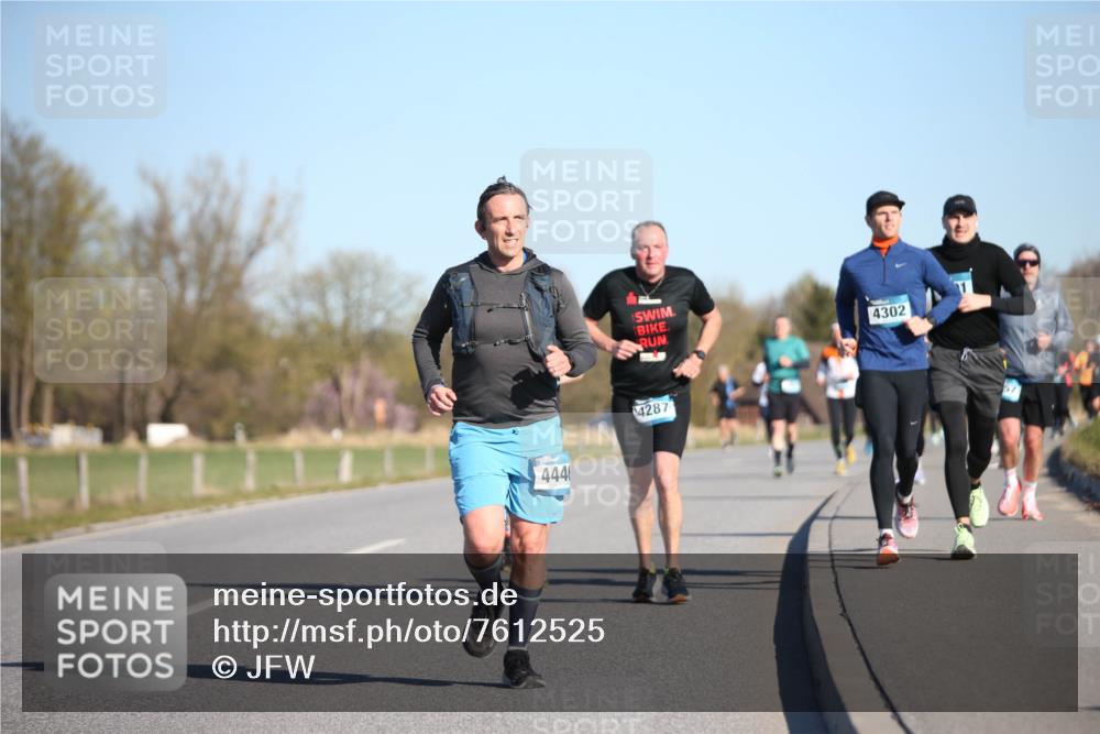 06.04.2025 - 44. Internationalen Wilhelmsburger Insellauf Jannik Wohlers http://msf.ph/oto/7612525 06.04.2025 09:28:46 Laufen 444, 4302, 4287 meine-sportfotos.de
