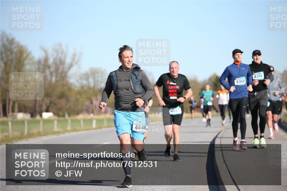 06.04.2025 - 44. Internationalen Wilhelmsburger Insellauf Jannik Wohlers http://msf.ph/oto/7612531 06.04.2025 09:28:46 Laufen 4446, 4301, 4302, 4287 meine-sportfotos.de