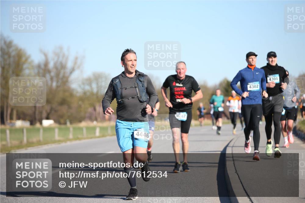 06.04.2025 - 44. Internationalen Wilhelmsburger Insellauf Jannik Wohlers http://msf.ph/oto/7612534 06.04.2025 09:28:46 Laufen 4446, 4301, 4302, 4287 meine-sportfotos.de