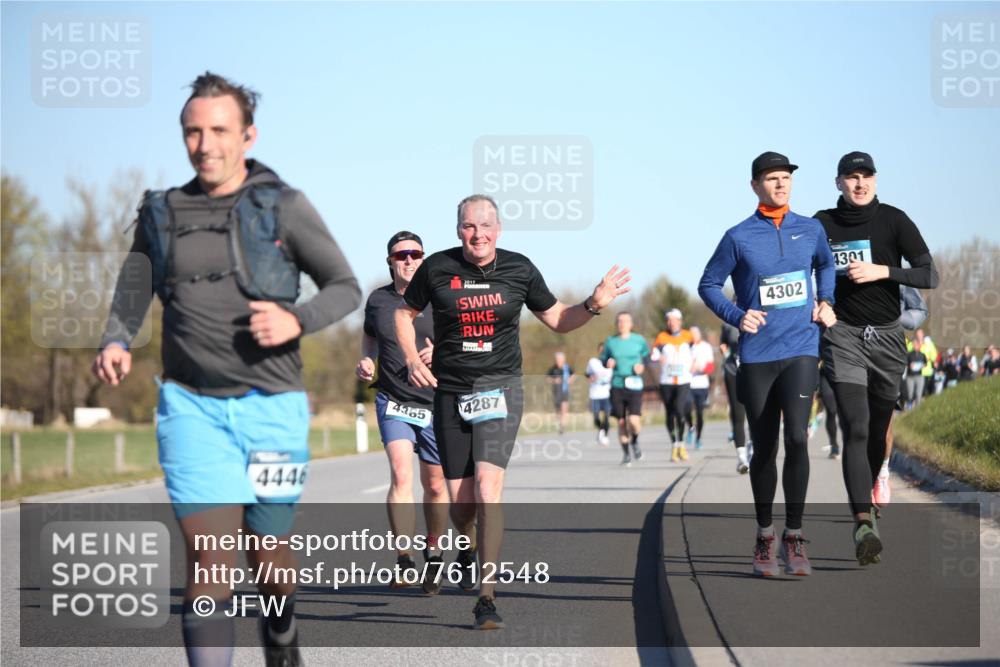 06.04.2025 - 44. Internationalen Wilhelmsburger Insellauf Jannik Wohlers http://msf.ph/oto/7612548 06.04.2025 09:28:47 Laufen 4446, 2017, 4365, 4287, 4301, 4302 meine-sportfotos.de