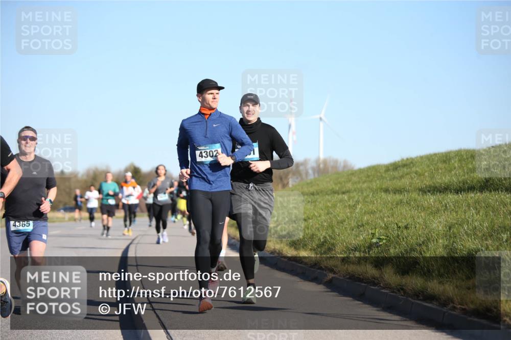06.04.2025 - 44. Internationalen Wilhelmsburger Insellauf Jannik Wohlers http://msf.ph/oto/7612567 06.04.2025 09:28:49 Laufen 4365, 4302 meine-sportfotos.de