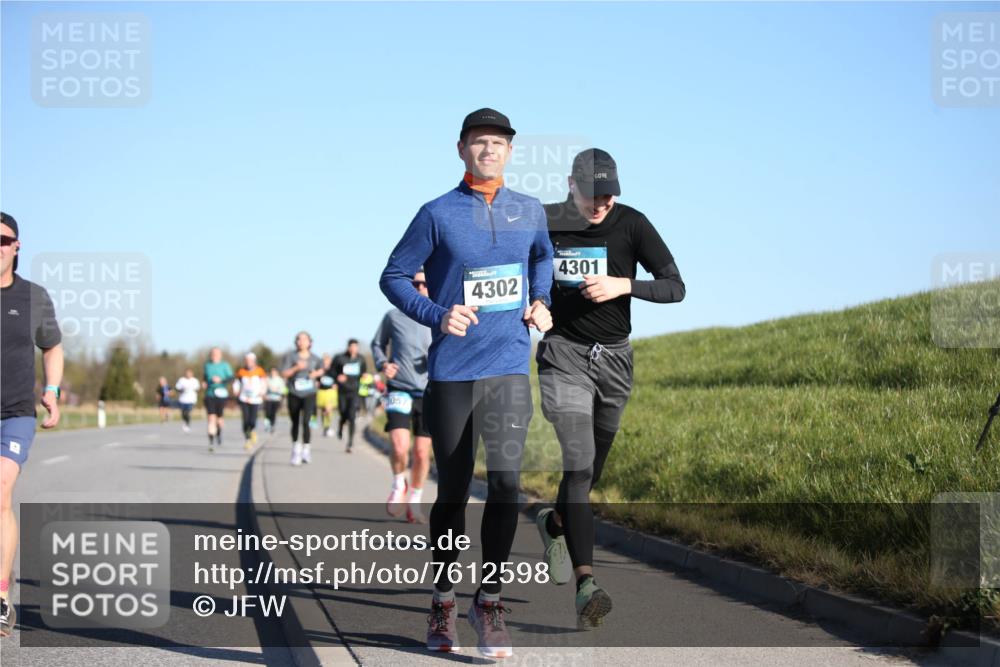 06.04.2025 - 44. Internationalen Wilhelmsburger Insellauf Jannik Wohlers http://msf.ph/oto/7612598 06.04.2025 09:28:50 Laufen 3057, 4302, 4301 meine-sportfotos.de