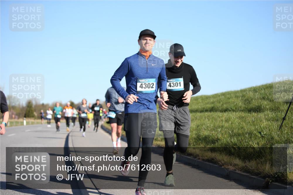 06.04.2025 - 44. Internationalen Wilhelmsburger Insellauf Jannik Wohlers http://msf.ph/oto/7612603 06.04.2025 09:28:51 Laufen 057, 4302, 4301 meine-sportfotos.de