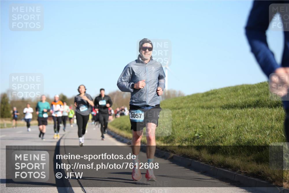 06.04.2025 - 44. Internationalen Wilhelmsburger Insellauf Jannik Wohlers http://msf.ph/oto/7612608 06.04.2025 09:28:52 Laufen 3057 meine-sportfotos.de