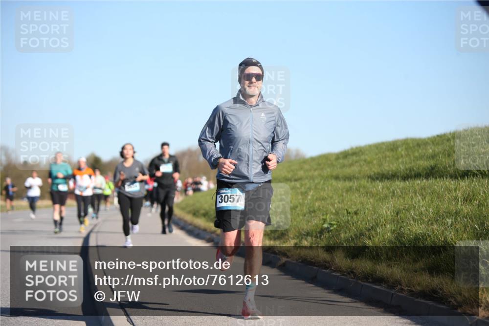 06.04.2025 - 44. Internationalen Wilhelmsburger Insellauf Jannik Wohlers http://msf.ph/oto/7612613 06.04.2025 09:28:52 Laufen 3057 meine-sportfotos.de