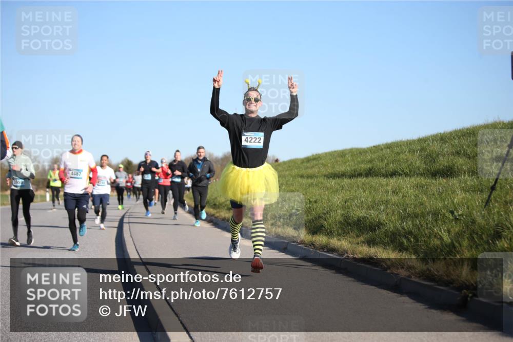 06.04.2025 - 44. Internationalen Wilhelmsburger Insellauf Jannik Wohlers http://msf.ph/oto/7612757 06.04.2025 09:29:01 Laufen 3953, 4487, 4222 meine-sportfotos.de