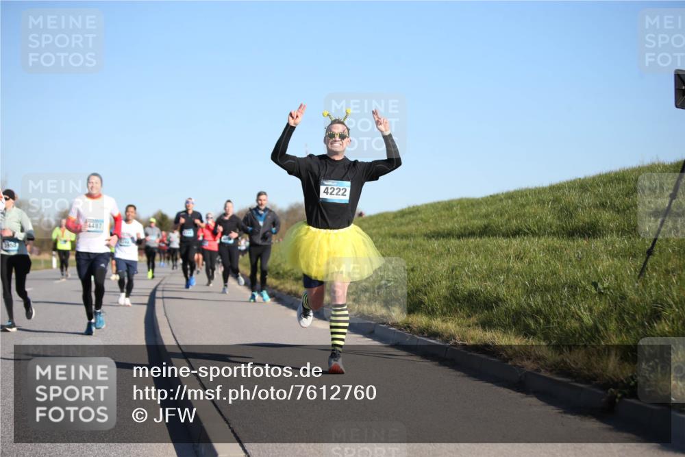 06.04.2025 - 44. Internationalen Wilhelmsburger Insellauf Jannik Wohlers http://msf.ph/oto/7612760 06.04.2025 09:29:01 Laufen 3958, 4487, 4222 meine-sportfotos.de