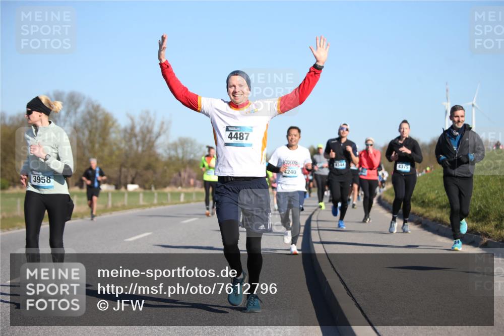 06.04.2025 - 44. Internationalen Wilhelmsburger Insellauf Jannik Wohlers http://msf.ph/oto/7612796 06.04.2025 09:29:02 Laufen 3958, 4487, 4240, 4344, 4375 meine-sportfotos.de