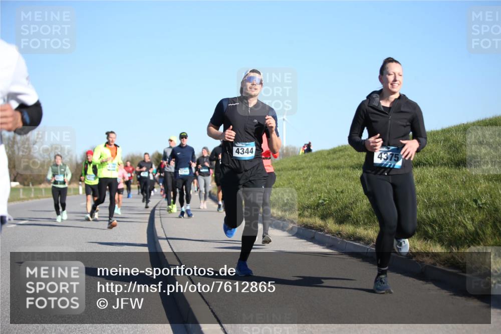 06.04.2025 - 44. Internationalen Wilhelmsburger Insellauf Jannik Wohlers http://msf.ph/oto/7612865 06.04.2025 09:29:06 Laufen 3744, 4344, 4375 meine-sportfotos.de