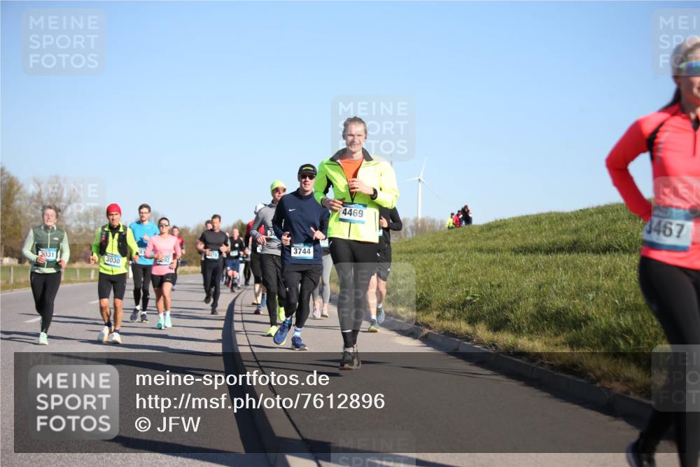 06.04.2025 - 44. Internationalen Wilhelmsburger Insellauf Jannik Wohlers http://msf.ph/oto/7612896 06.04.2025 09:29:09 Laufen 2031, 3030, 078, 3744, 4469, 3467 meine-sportfotos.de