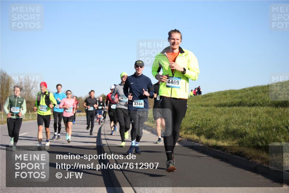 06.04.2025 - 44. Internationalen Wilhelmsburger Insellauf Jannik Wohlers http://msf.ph/oto/7612907 06.04.2025 09:29:09 Laufen 3030, 3592, 3031, 3478, 3744, 4469 meine-sportfotos.de