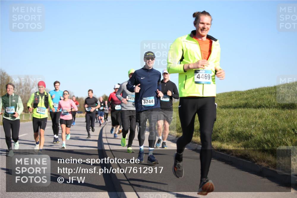 06.04.2025 - 44. Internationalen Wilhelmsburger Insellauf Jannik Wohlers http://msf.ph/oto/7612917 06.04.2025 09:29:10 Laufen 3030, 3031, 381, 359, 4002, 3478, 3744, 3903, 4469 meine-sportfotos.de