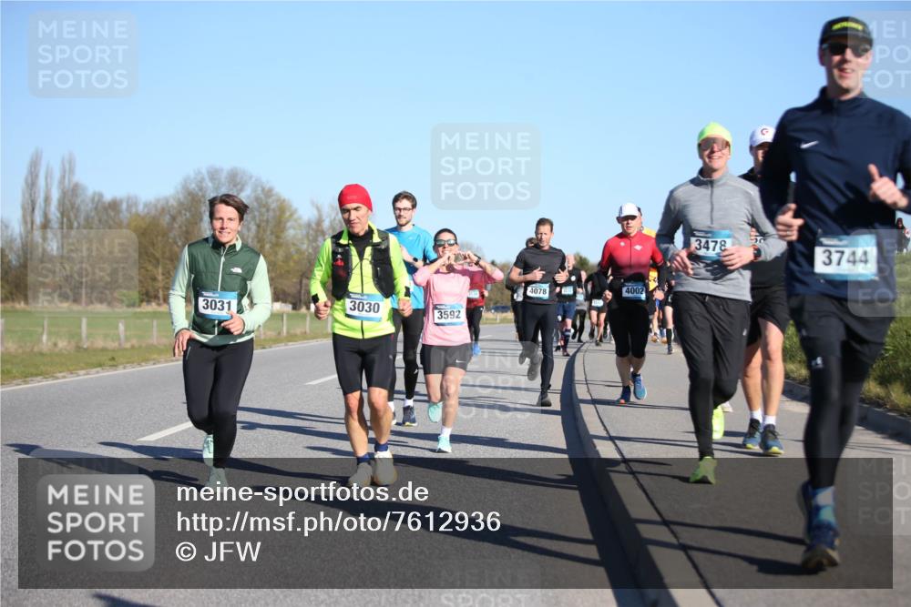 06.04.2025 - 44. Internationalen Wilhelmsburger Insellauf Jannik Wohlers http://msf.ph/oto/7612936 06.04.2025 09:29:11 Laufen 4078, 3031, 3030, 3592, 4002, 3478, 3744 meine-sportfotos.de