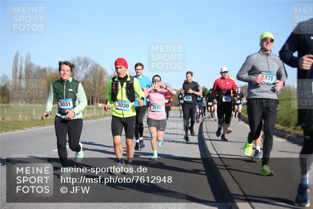 06.04.2025 - 44. Internationalen Wilhelmsburger Insellauf Jannik Wohlers http://msf.ph/oto/7612948 06.04.2025 09:29:11 Laufen 3031, 3030, 8, 3592, 4078, 4002, 4614, 2478 meine-sportfotos.de