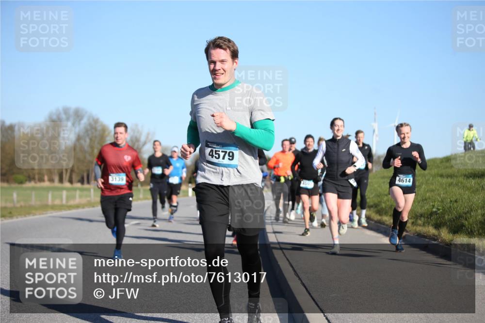 06.04.2025 - 44. Internationalen Wilhelmsburger Insellauf Jannik Wohlers http://msf.ph/oto/7613017 06.04.2025 09:29:17 Laufen 3139, 4579, 4614, 4502 meine-sportfotos.de