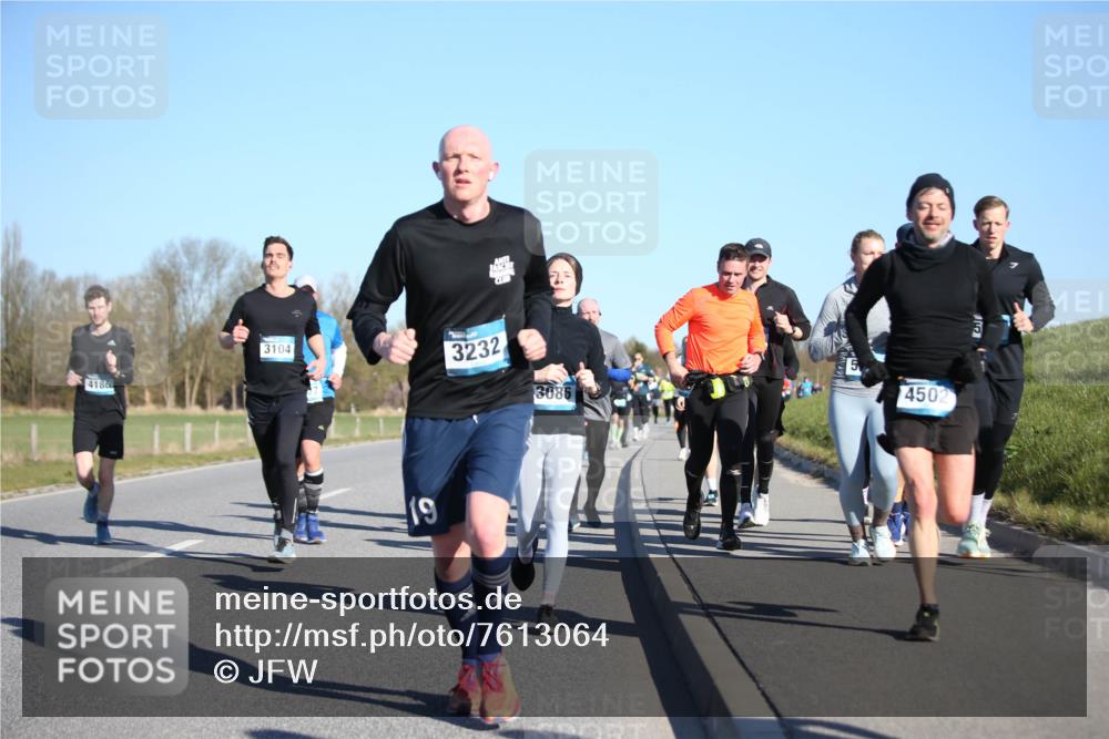 06.04.2025 - 44. Internationalen Wilhelmsburger Insellauf Jannik Wohlers http://msf.ph/oto/7613064 06.04.2025 09:29:19 Laufen 4186, 3104, 3232, 3086, 4502, 19 meine-sportfotos.de
