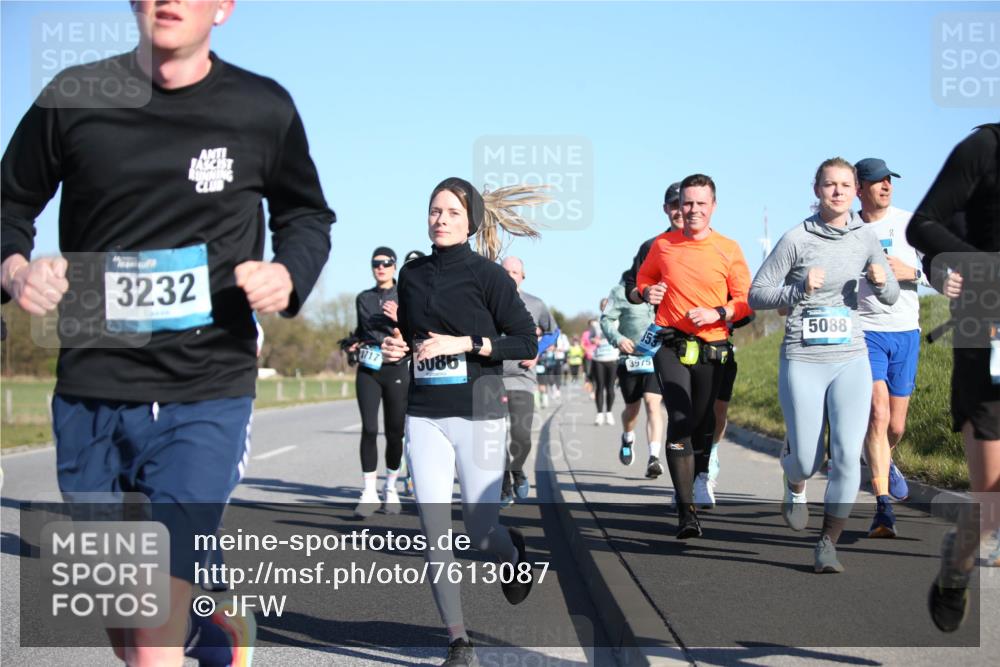 06.04.2025 - 44. Internationalen Wilhelmsburger Insellauf Jannik Wohlers http://msf.ph/oto/7613087 06.04.2025 09:29:20 Laufen 9, 3232, 3717, 3086, 353, 3975, 5088 meine-sportfotos.de