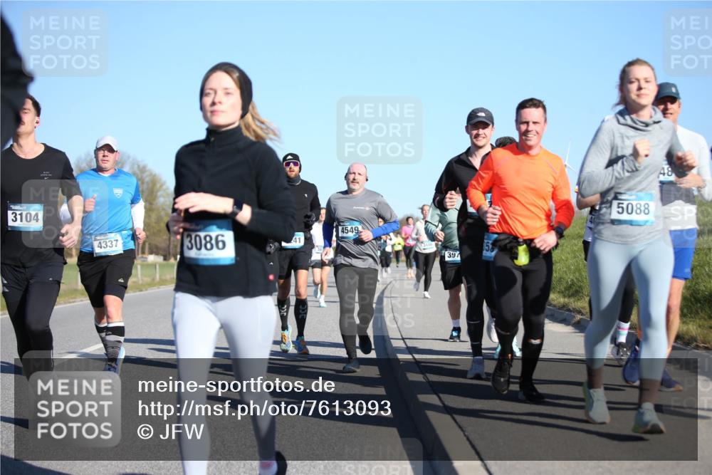 06.04.2025 - 44. Internationalen Wilhelmsburger Insellauf Jannik Wohlers http://msf.ph/oto/7613093 06.04.2025 09:29:21 Laufen 3104, 4337, 3086, 41, 4549, 397, 5088, 48 meine-sportfotos.de