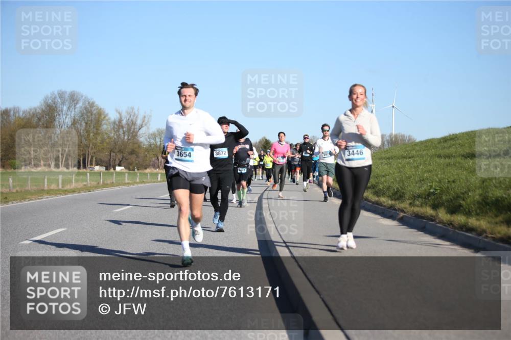 06.04.2025 - 44. Internationalen Wilhelmsburger Insellauf Jannik Wohlers http://msf.ph/oto/7613171 06.04.2025 09:29:25 Laufen 3654, 3872, 4441, 3446 meine-sportfotos.de