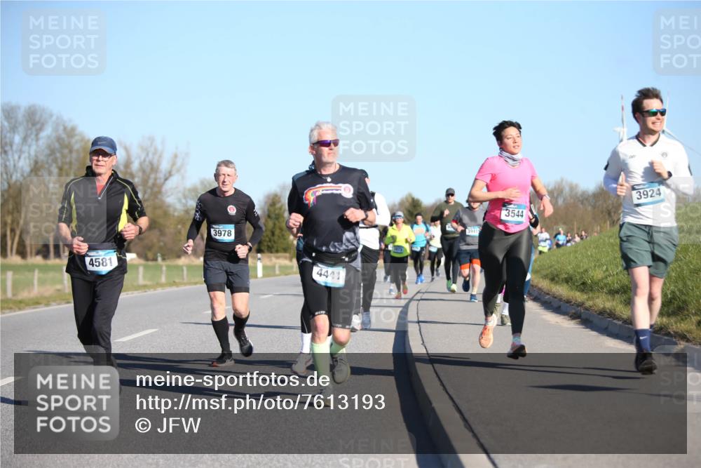 06.04.2025 - 44. Internationalen Wilhelmsburger Insellauf Jannik Wohlers http://msf.ph/oto/7613193 06.04.2025 09:29:29 Laufen 3978, 4581, 4441, 3973, 3941, 3924, 3544 meine-sportfotos.de