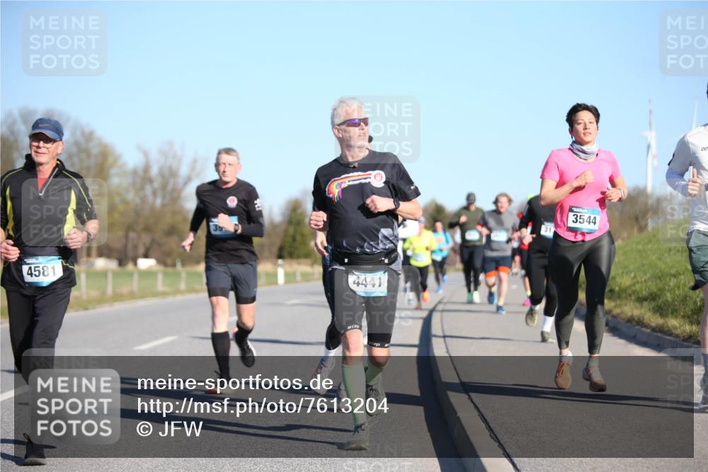 06.04.2025 - 44. Internationalen Wilhelmsburger Insellauf Jannik Wohlers http://msf.ph/oto/7613204 06.04.2025 09:29:29 Laufen 4581, 4441, 31, 3544 meine-sportfotos.de