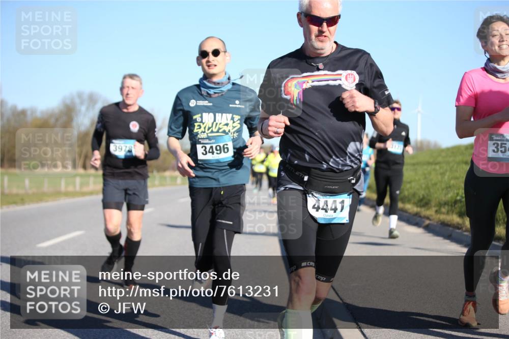06.04.2025 - 44. Internationalen Wilhelmsburger Insellauf Jannik Wohlers http://msf.ph/oto/7613231 06.04.2025 09:29:31 Laufen 3978, 3496, 4441, 3121, 35 meine-sportfotos.de
