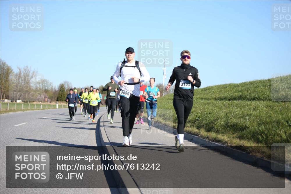 06.04.2025 - 44. Internationalen Wilhelmsburger Insellauf Jannik Wohlers http://msf.ph/oto/7613242 06.04.2025 09:29:32 Laufen 3973, 3308, 3898, 4047, 3123 meine-sportfotos.de