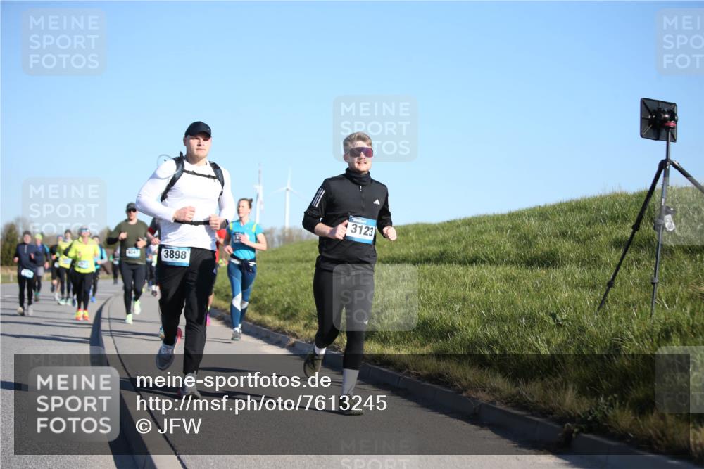 06.04.2025 - 44. Internationalen Wilhelmsburger Insellauf Jannik Wohlers http://msf.ph/oto/7613245 06.04.2025 09:29:33 Laufen 4047, 3898, 3123 meine-sportfotos.de