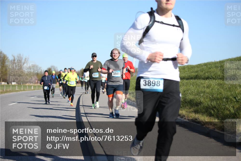 06.04.2025 - 44. Internationalen Wilhelmsburger Insellauf Jannik Wohlers http://msf.ph/oto/7613253 06.04.2025 09:29:34 Laufen 3973, 4047, 3941, 3898 meine-sportfotos.de