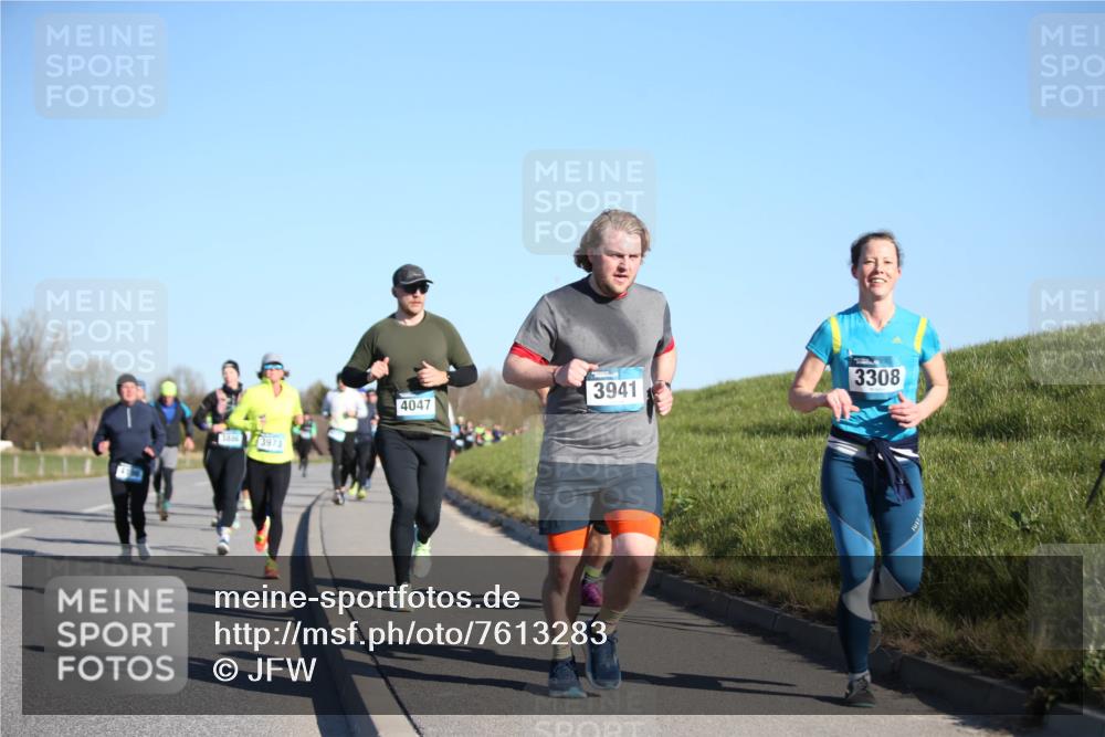 06.04.2025 - 44. Internationalen Wilhelmsburger Insellauf Jannik Wohlers http://msf.ph/oto/7613283 06.04.2025 09:29:36 Laufen 3886, 3973, 3941, 4047, 3308 meine-sportfotos.de