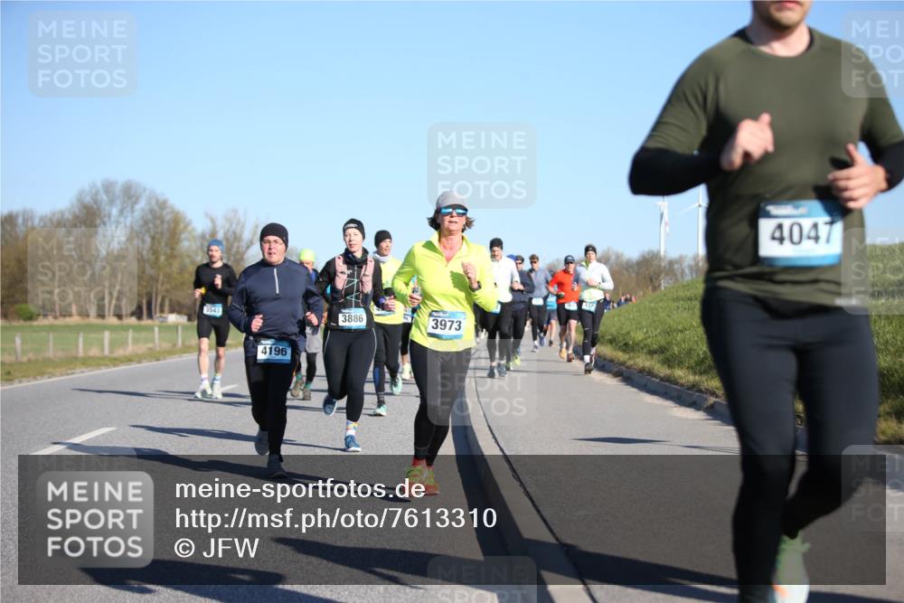 06.04.2025 - 44. Internationalen Wilhelmsburger Insellauf Jannik Wohlers http://msf.ph/oto/7613310 06.04.2025 09:29:38 Laufen 3543, 4196, 3886, 3973, 4047 meine-sportfotos.de