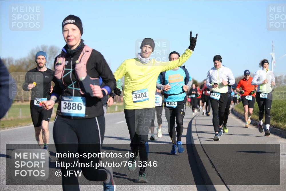 06.04.2025 - 44. Internationalen Wilhelmsburger Insellauf Jannik Wohlers http://msf.ph/oto/7613346 06.04.2025 09:29:40 Laufen 4202, 35, 3886, 161, 4304, 437, 501, 4372 meine-sportfotos.de