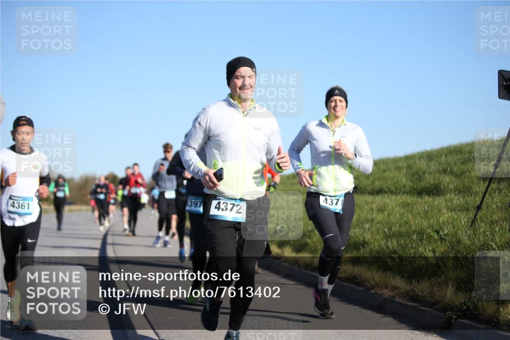 06.04.2025 - 44. Internationalen Wilhelmsburger Insellauf Jannik Wohlers http://msf.ph/oto/7613402 06.04.2025 09:29:44 Laufen 4361, 397, 4372, 437 meine-sportfotos.de