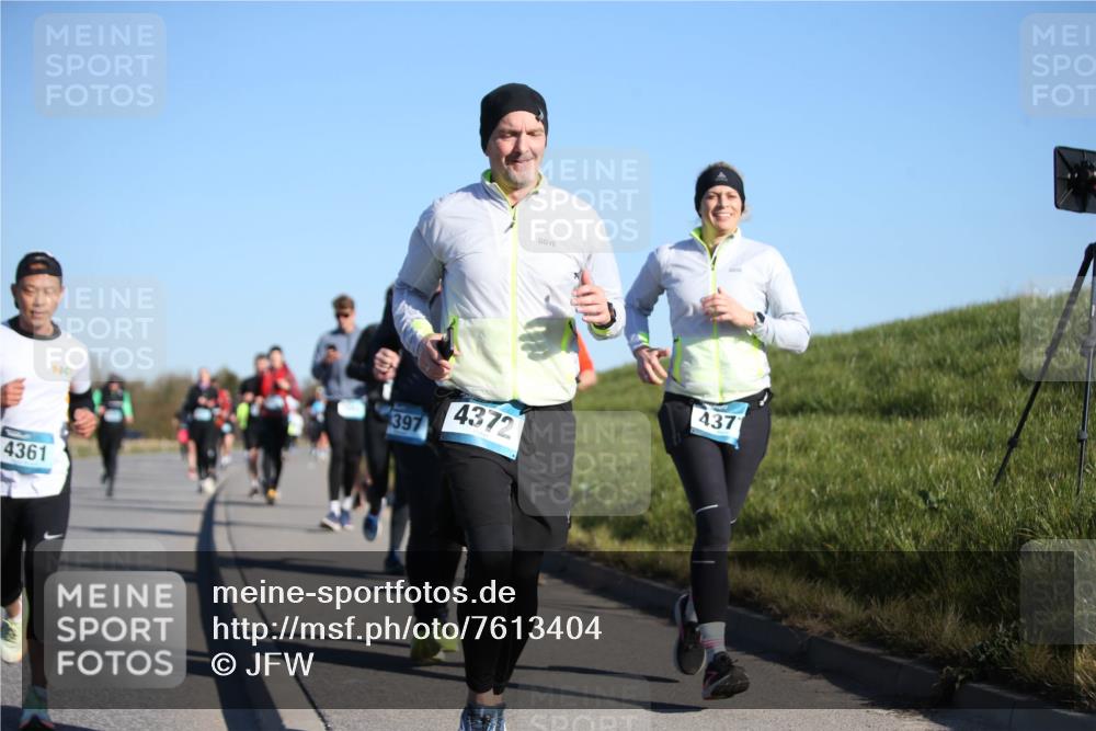 06.04.2025 - 44. Internationalen Wilhelmsburger Insellauf Jannik Wohlers http://msf.ph/oto/7613404 06.04.2025 09:29:44 Laufen 4361, 397, 4372, 437 meine-sportfotos.de