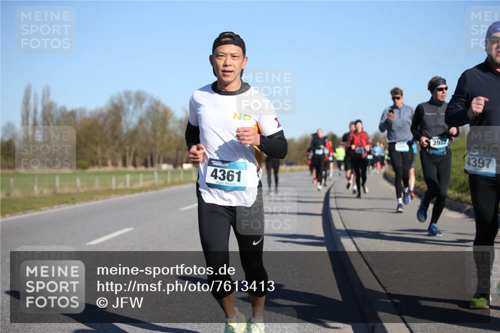 06.04.2025 - 44. Internationalen Wilhelmsburger Insellauf Jannik Wohlers http://msf.ph/oto/7613413 06.04.2025 09:29:45 Laufen 4361, 504, 3982, 4397 meine-sportfotos.de