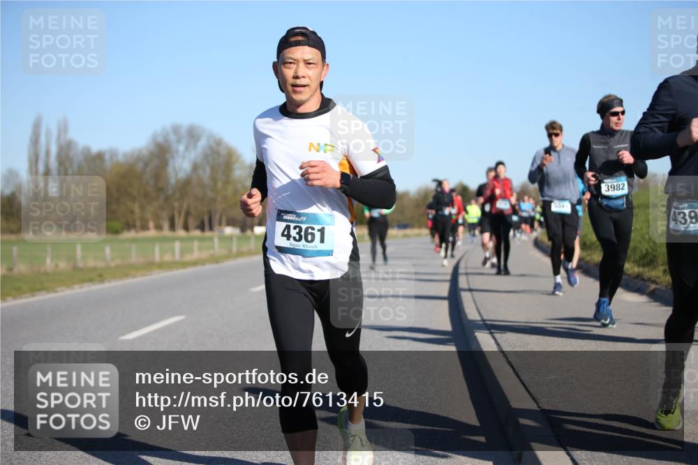 06.04.2025 - 44. Internationalen Wilhelmsburger Insellauf Jannik Wohlers http://msf.ph/oto/7613415 06.04.2025 09:29:45 Laufen 4361, 504, 3982, 39 meine-sportfotos.de