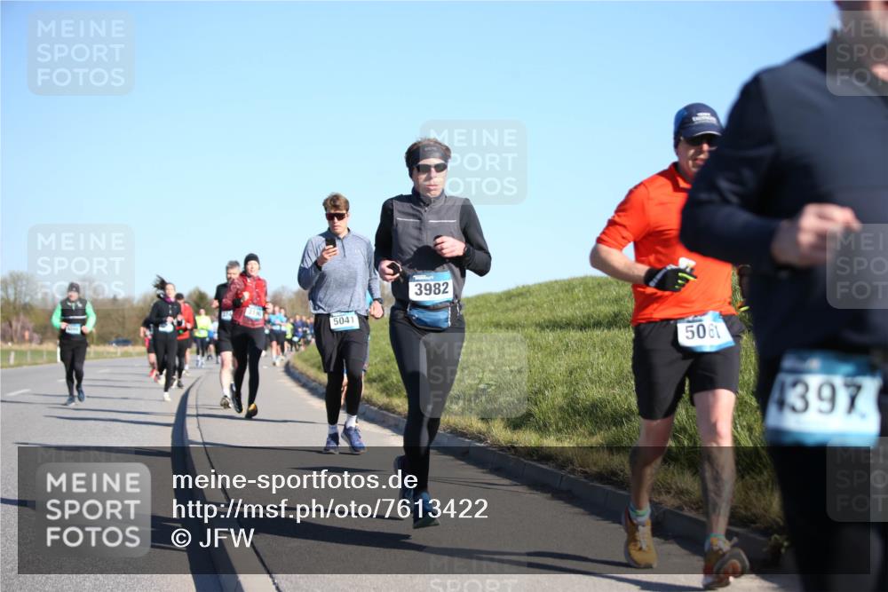 06.04.2025 - 44. Internationalen Wilhelmsburger Insellauf Jannik Wohlers http://msf.ph/oto/7613422 06.04.2025 09:29:45 Laufen 5041, 3982, 5061, 4397 meine-sportfotos.de